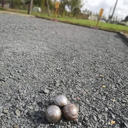 Roulotte De La Basse Biguerie Proche Zoo De La Fleche Campsite *