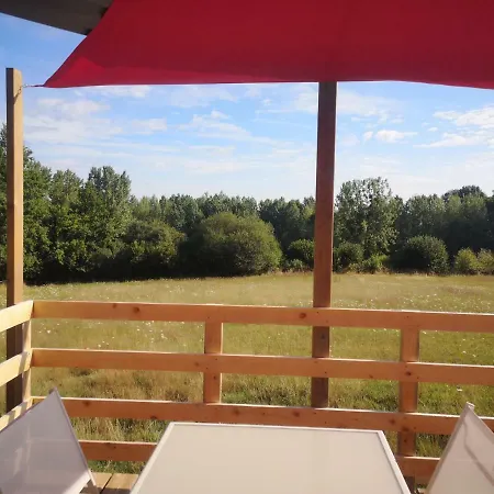 Roulotte De La Basse Biguerie Proche Zoo De La Fleche Campsite *