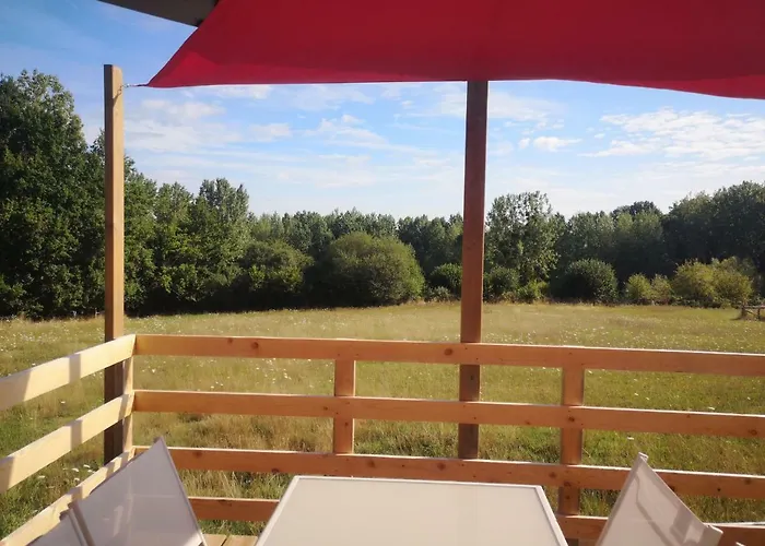 Roulotte De La Basse Biguerie Proche Zoo De La Fleche 캠프장 *