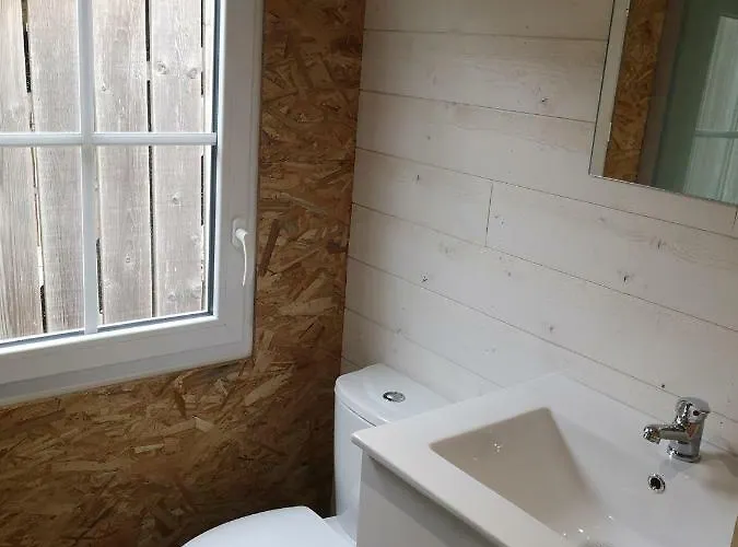 Roulotte De La Basse Biguerie Proche Zoo De La Fleche Campingplads