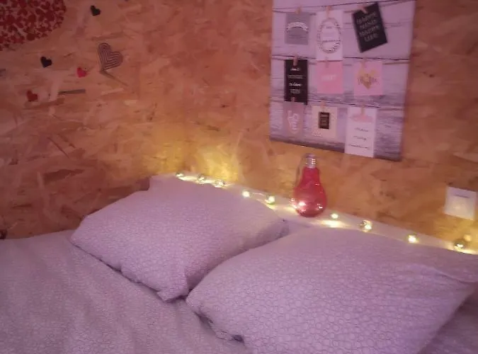 Roulotte De La Basse Biguerie Proche Zoo De La Fleche