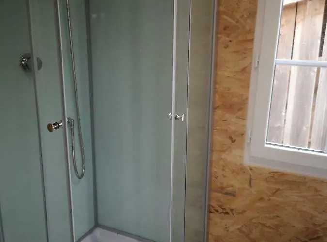 Roulotte De La Basse Biguerie Proche Zoo De La Fleche